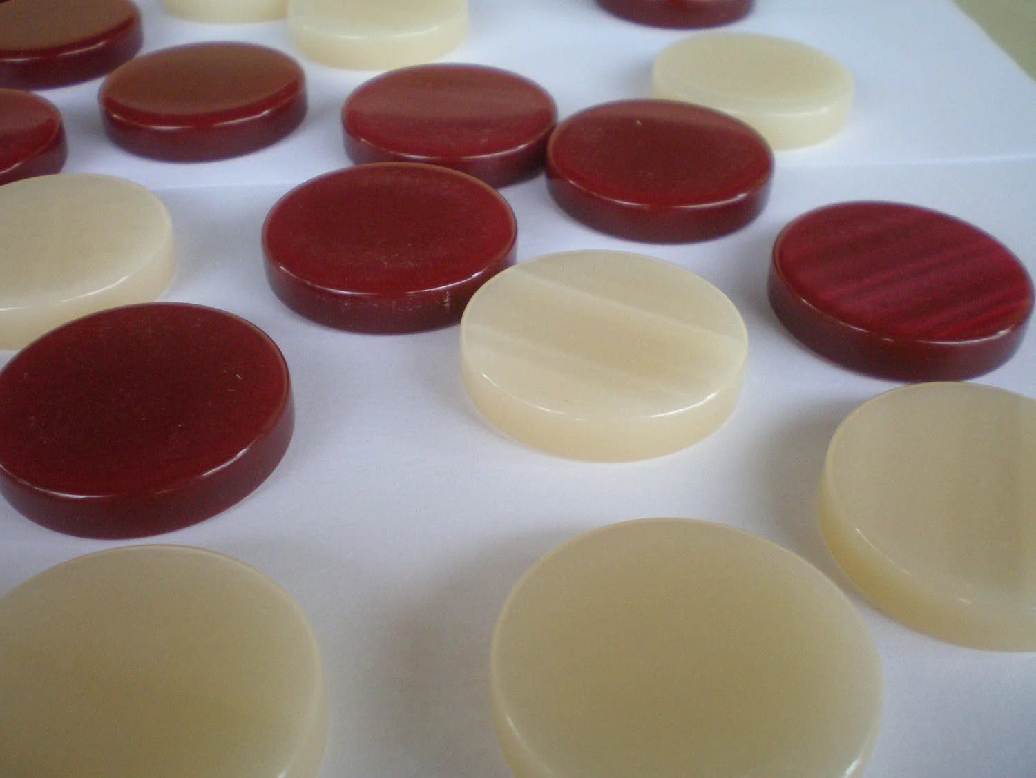 30 Acrylic Backgammon Checkers - Chips Red & Ivory 1.4 inches - High Q ...